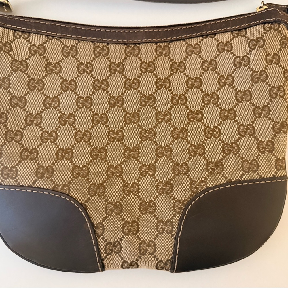 Gucci GG Canvas Lovely Heart Crossbody Bag - Picture 2 of 15